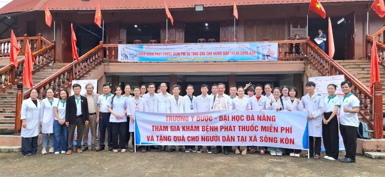 chuong-trinh-kham-benh-phat-thuoc-trao-qua-cho-nguoi-dan-xa-song-kon-20251217102928.jpg