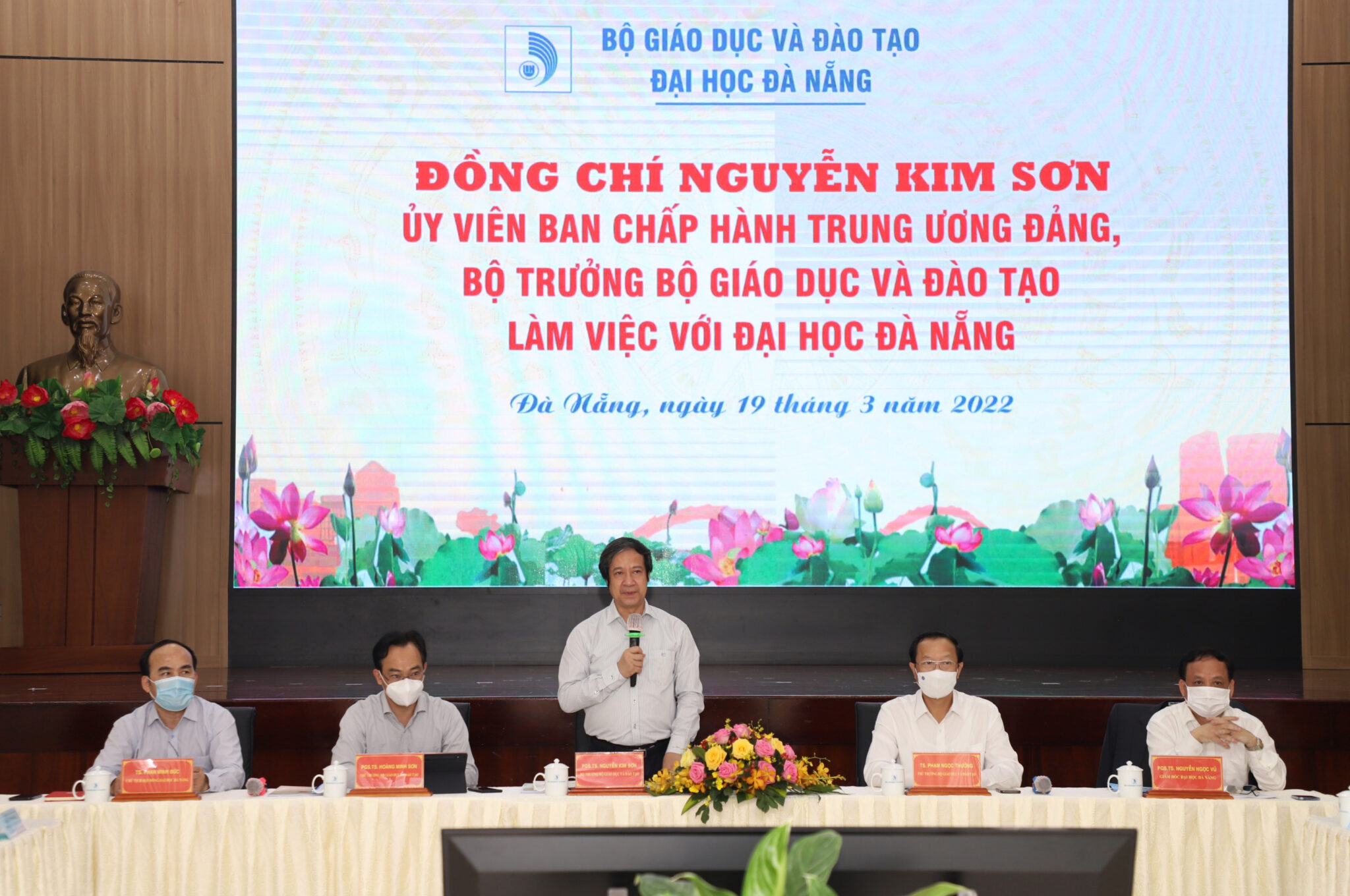 Bộ trưởng và Đoàn công tác Bộ Giáo dục và Đào tạo làm việc với cán bộ chủ chốt Đại học Đà Nẵng