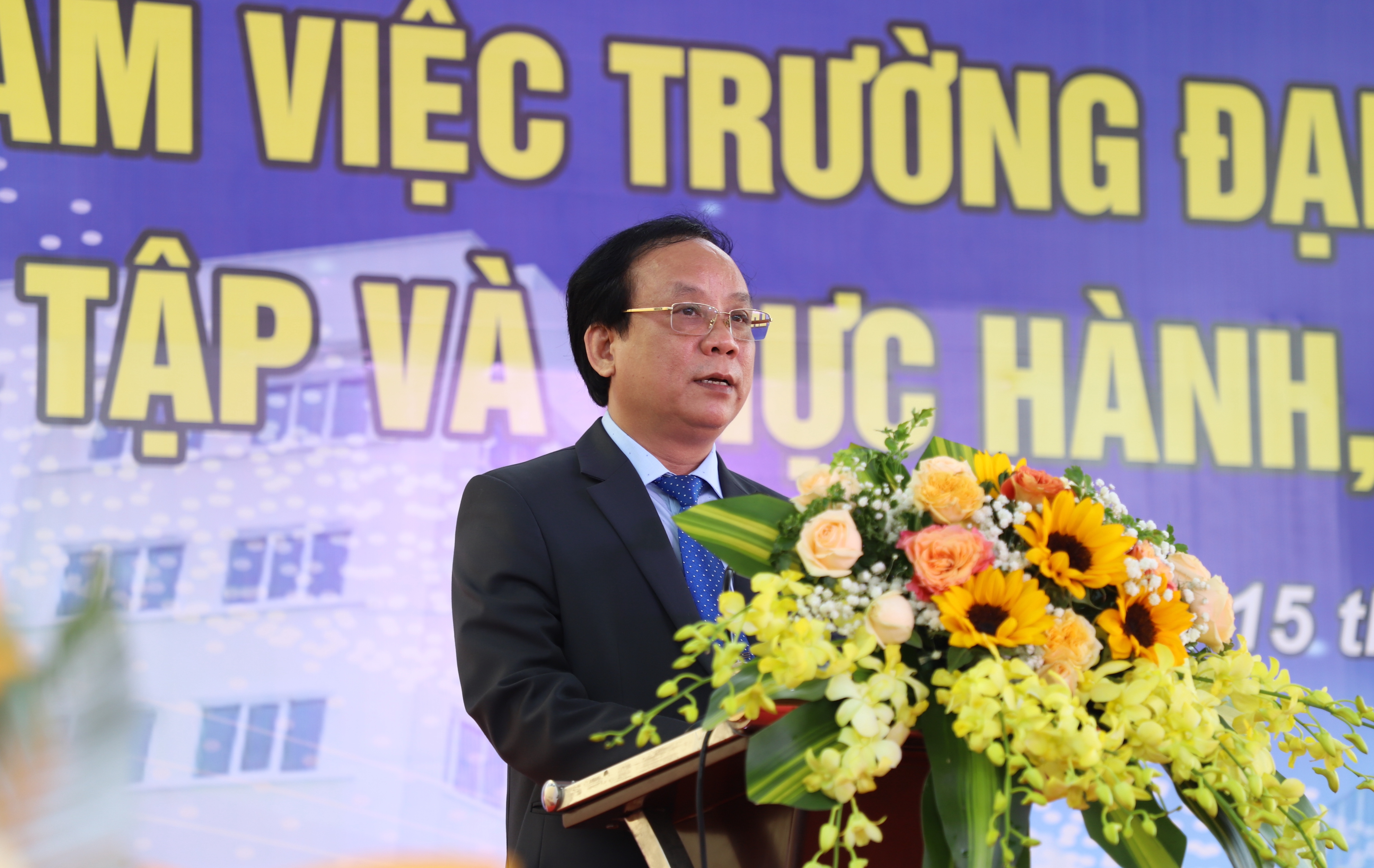 dai-hoc-da-nang-to-chuc-le-khanh-thanh-nha-hoc-tap-thuc-hanh-thi-nghiem-khoa-y-duoc-tai-20250212140830.jpg