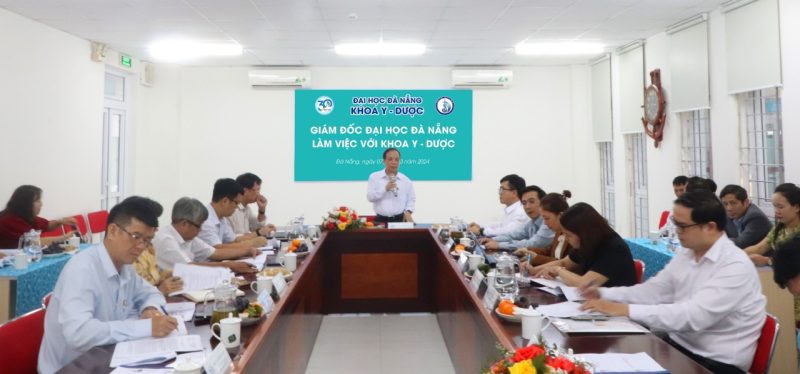 Giám đốc Đại học Đà Nẵng làm việc với Khoa Y – Dược, Đại học Đà Nẵng về kế hoạch năm 2024