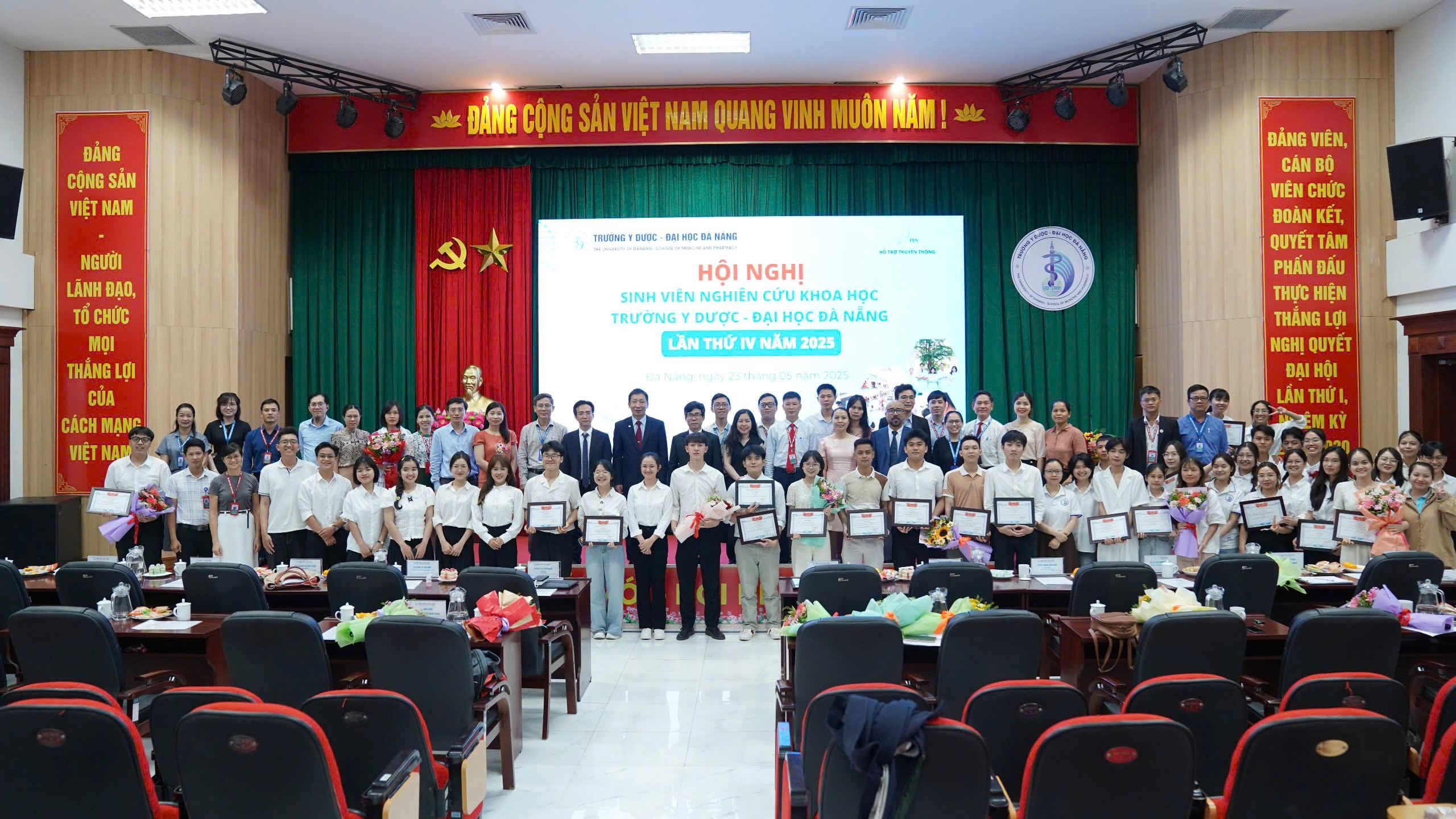hoi-nghi-sinh-vien-nghien-cuu-khoa-hoc-truong-y-duoc-dai-hoc-da-nang-lan-thu-iv-nam-2025-20250524184117.jpg