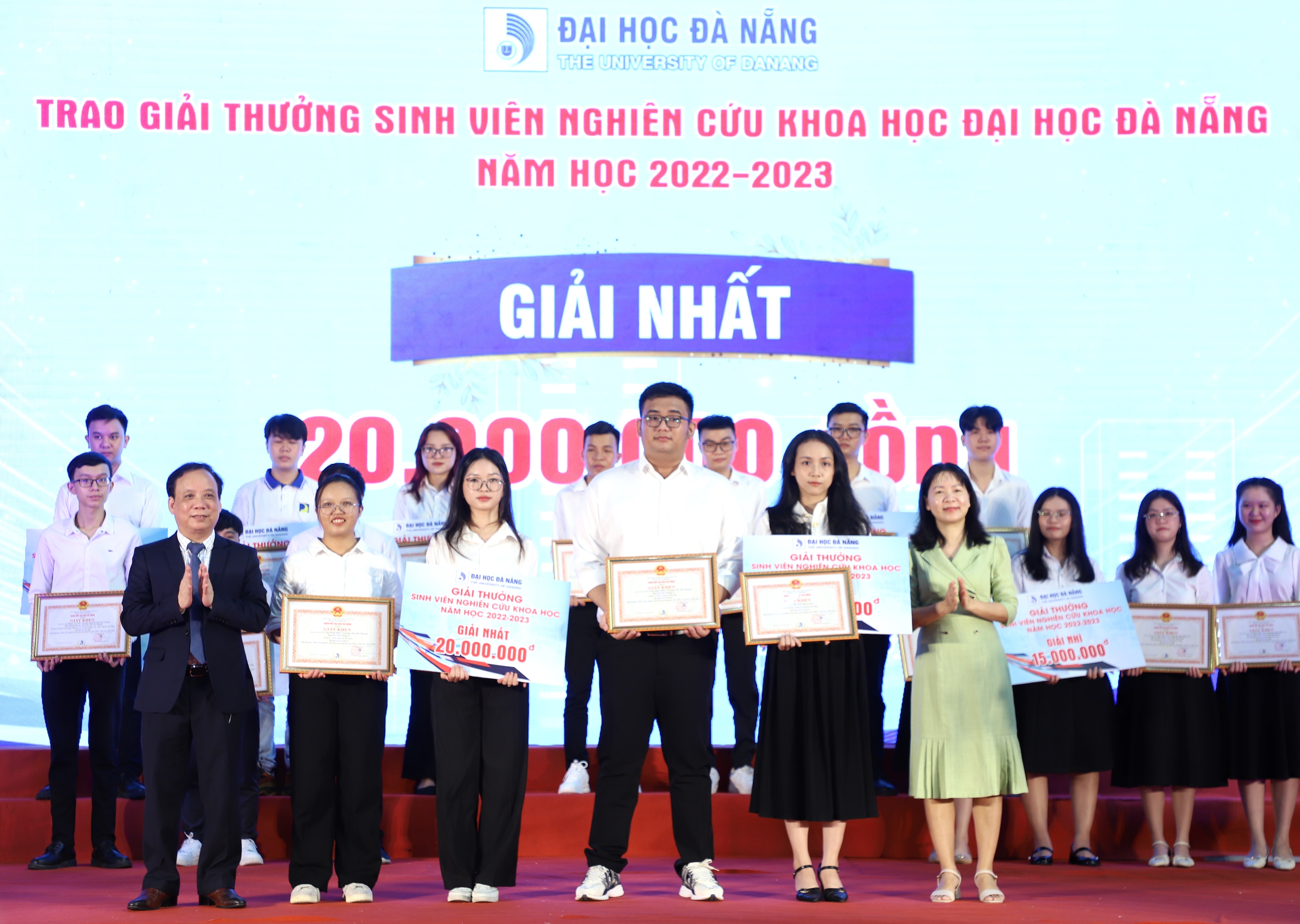 Sinh viên Khoa Y – Dược, Đại học Đà Nẵng được nhận Học bổng “Chương trình Phát triển Nhân tài” năm học 2023-2024