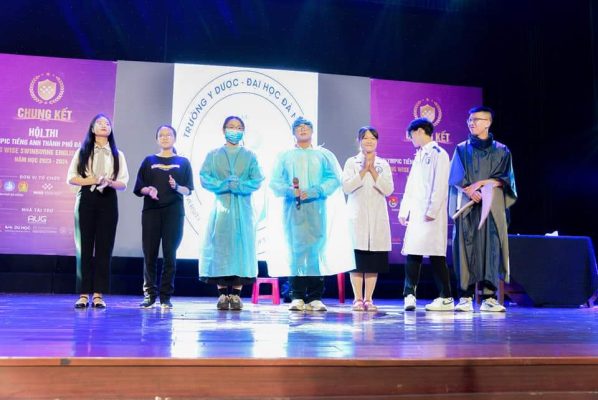 Sinh viên Trường Y Dược, ĐHĐN đạt giải Nhất Olympic Tiếng Anh thành phố Đà Nẵng